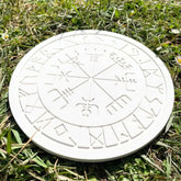 Vegvísir-Keramikplatte – Handgemachte Wikingerkunst (Ø 24